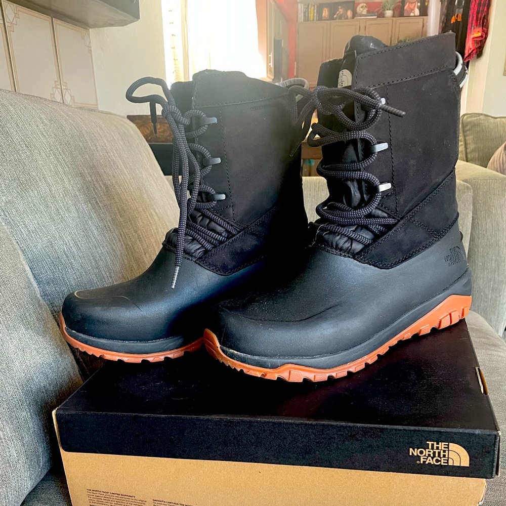 Brand new North Face snow boots